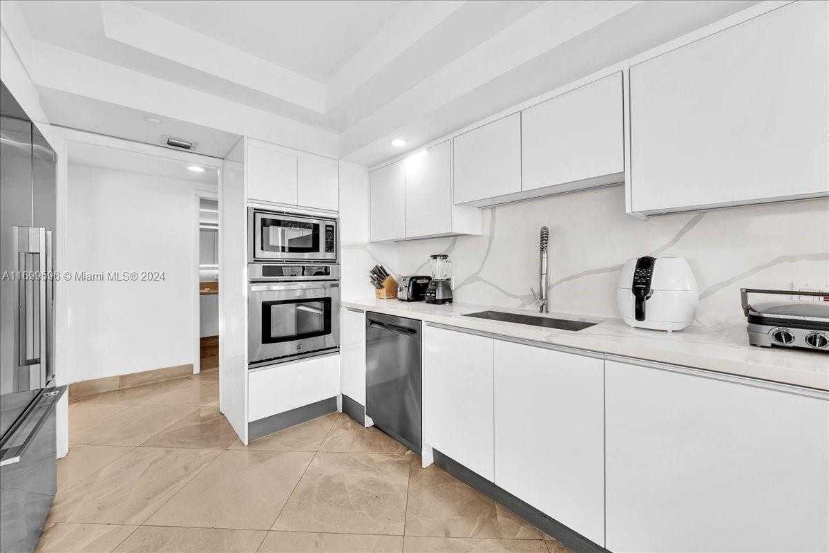 Small Image of 7000 ISLAND BLVD #1207, Aventura Number 18