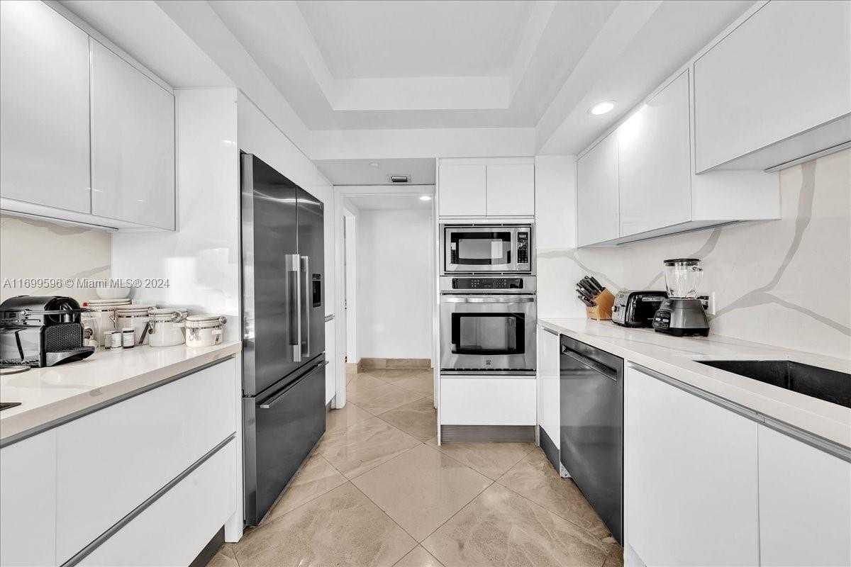 Small Image of 7000 ISLAND BLVD #1207, Aventura Number 23