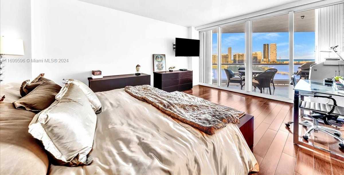 Small Image of 7000 ISLAND BLVD #1207, Aventura Number 24