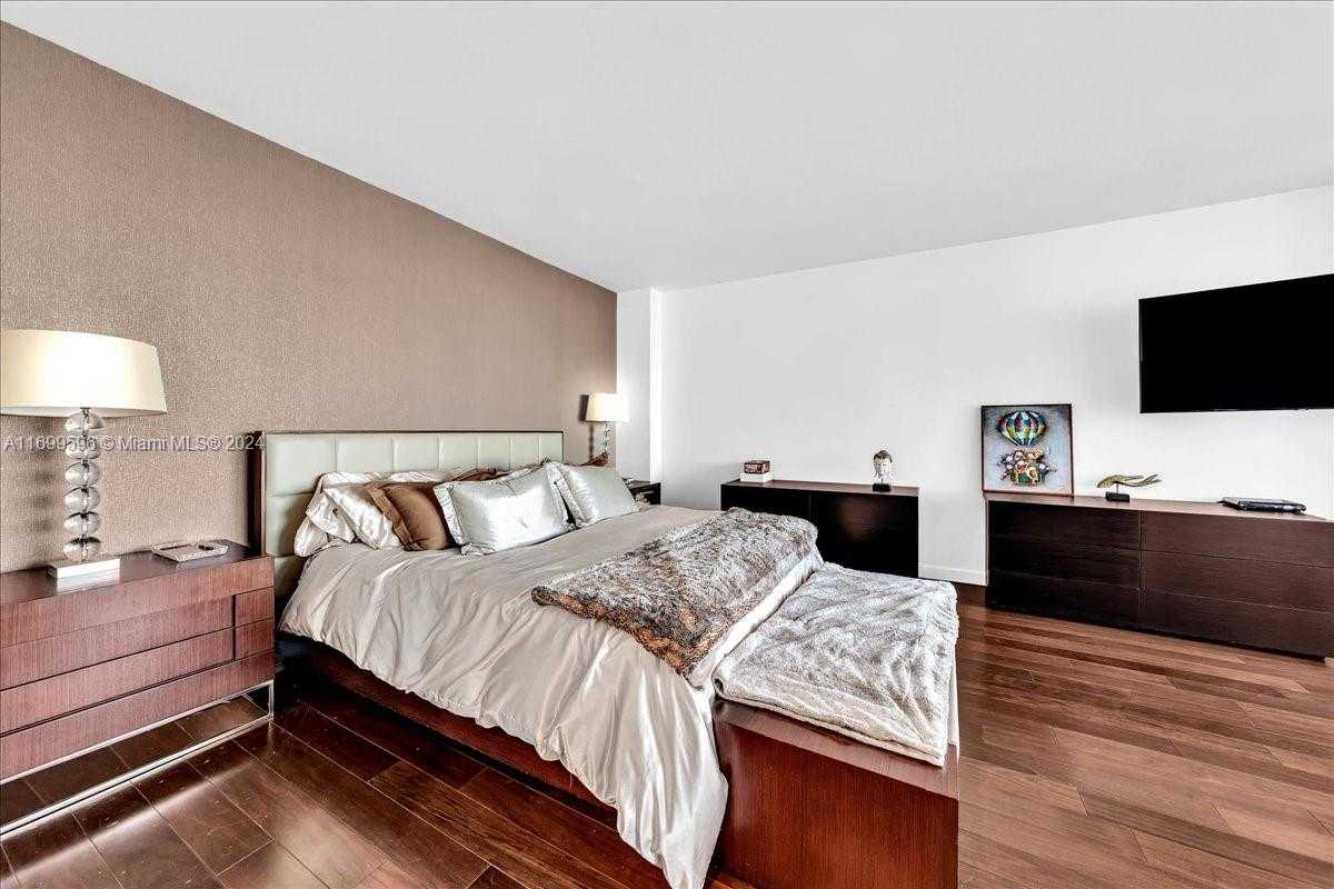 Small Image of 7000 ISLAND BLVD #1207, Aventura Number 25