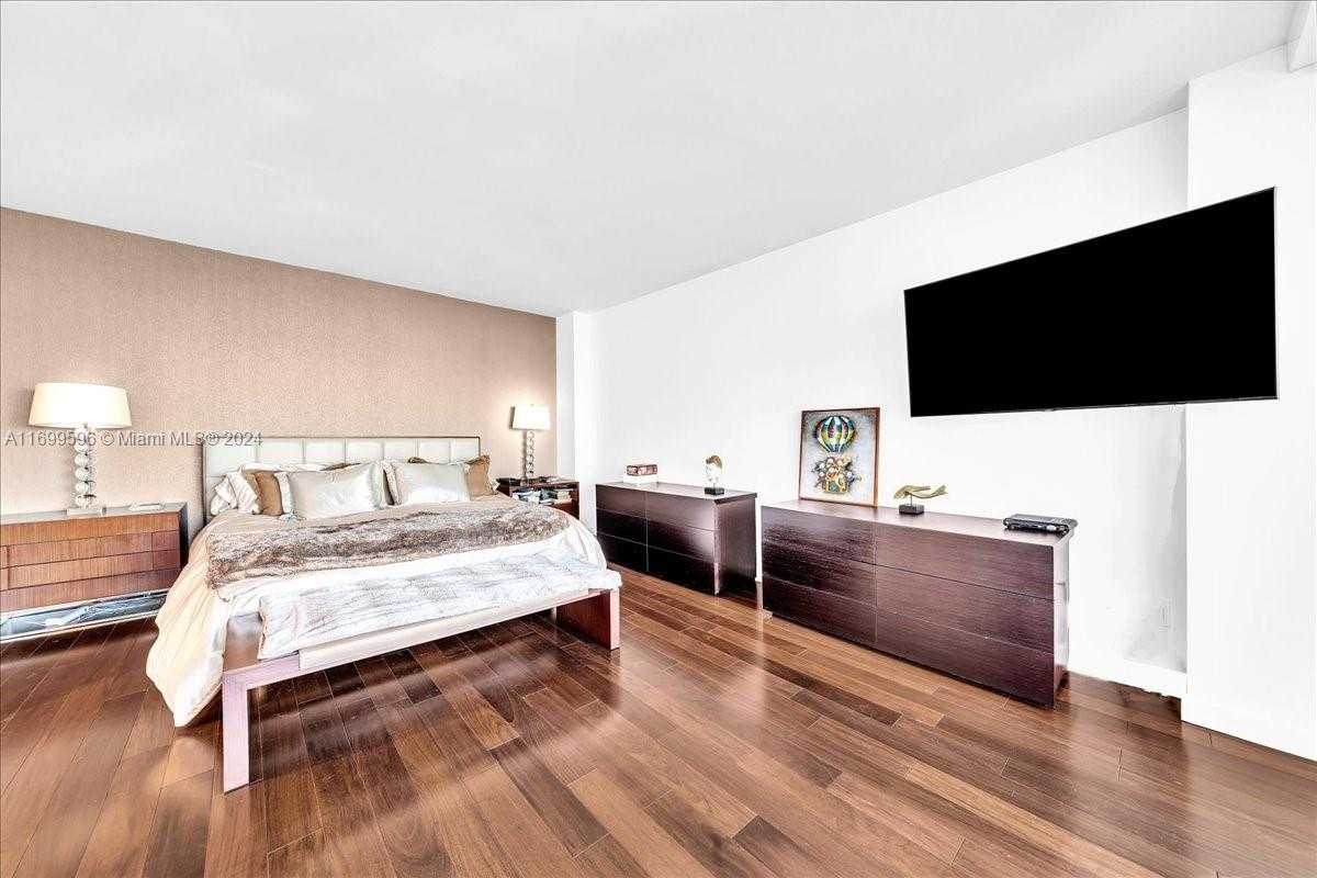 Small Image of 7000 ISLAND BLVD #1207, Aventura Number 26