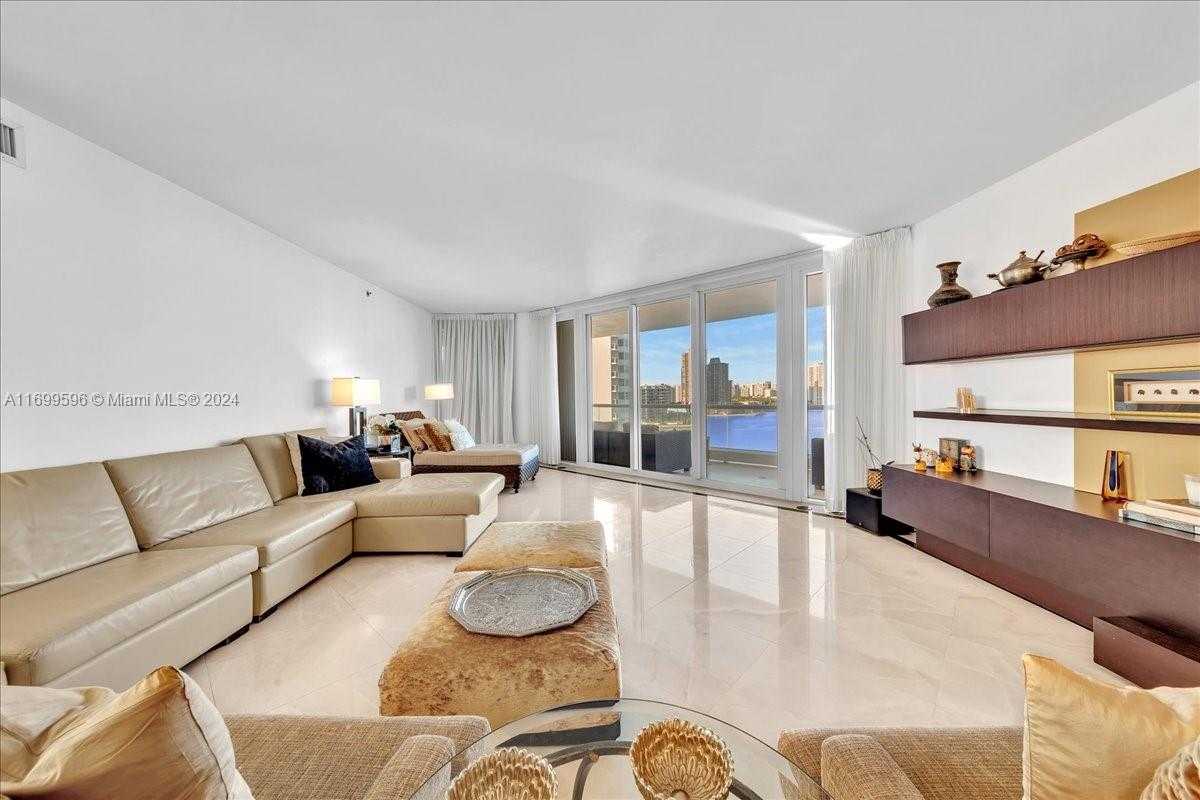 Small Image of 7000 ISLAND BLVD #1207, Aventura Number 3