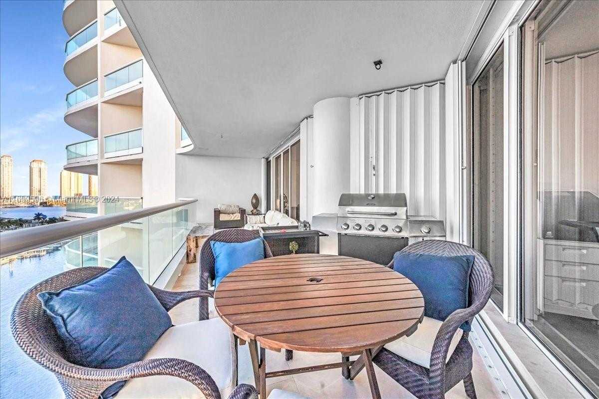 Small Image of 7000 ISLAND BLVD #1207, Aventura Number 37