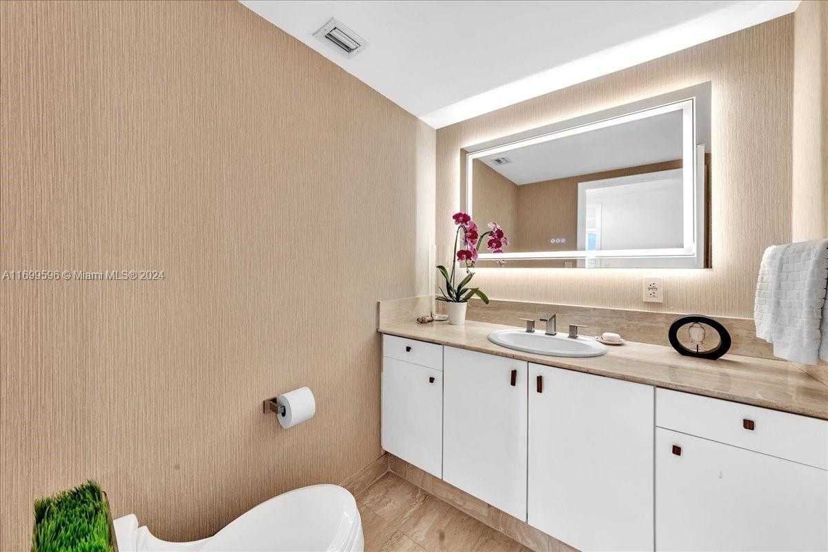 Small Image of 7000 ISLAND BLVD #1207, Aventura Number 39