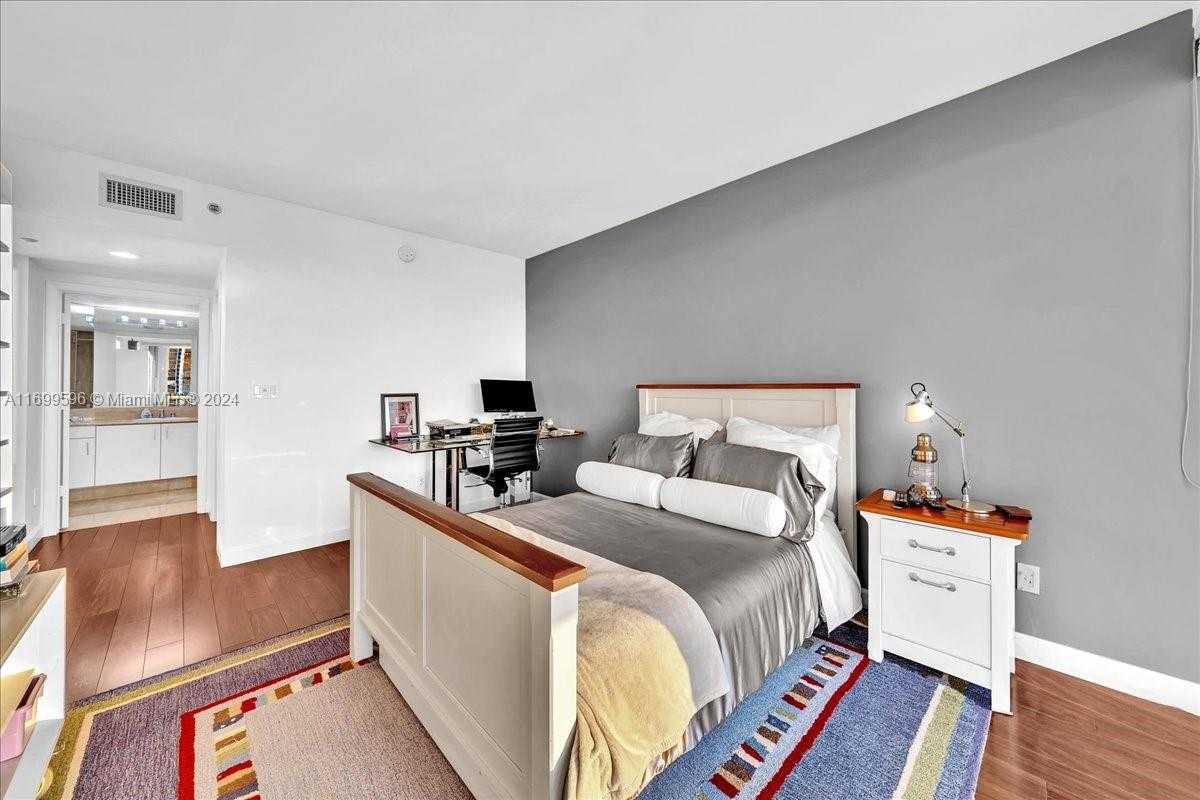 Small Image of 7000 ISLAND BLVD #1207, Aventura Number 44