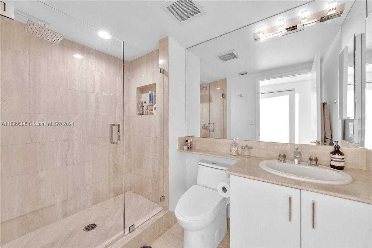 Small Image of 7000 ISLAND BLVD #1207, Aventura Number 47
