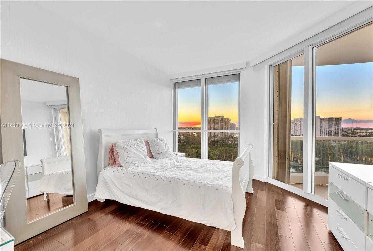 Small Image of 7000 ISLAND BLVD #1207, Aventura Number 48