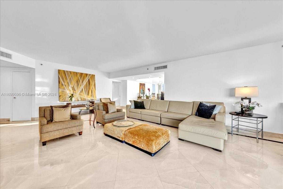Small Image of 7000 ISLAND BLVD #1207, Aventura Number 5