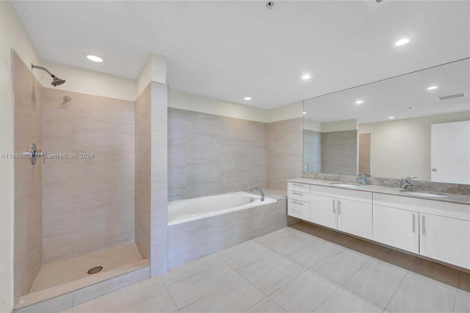 Small Image of 7929 WEST DR #401, North Bay Village Number 12