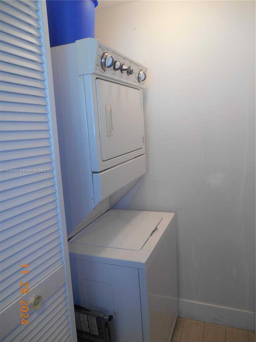 Small Image of 253 #3004, Miami Number 16
