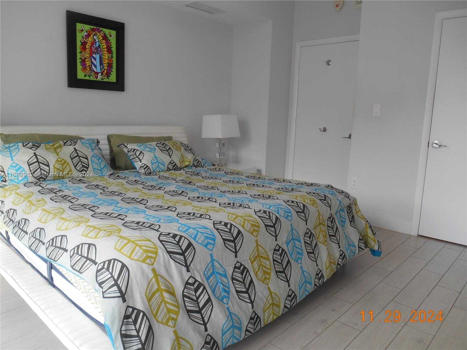 Small Image of 253 #3004, Miami Number 17