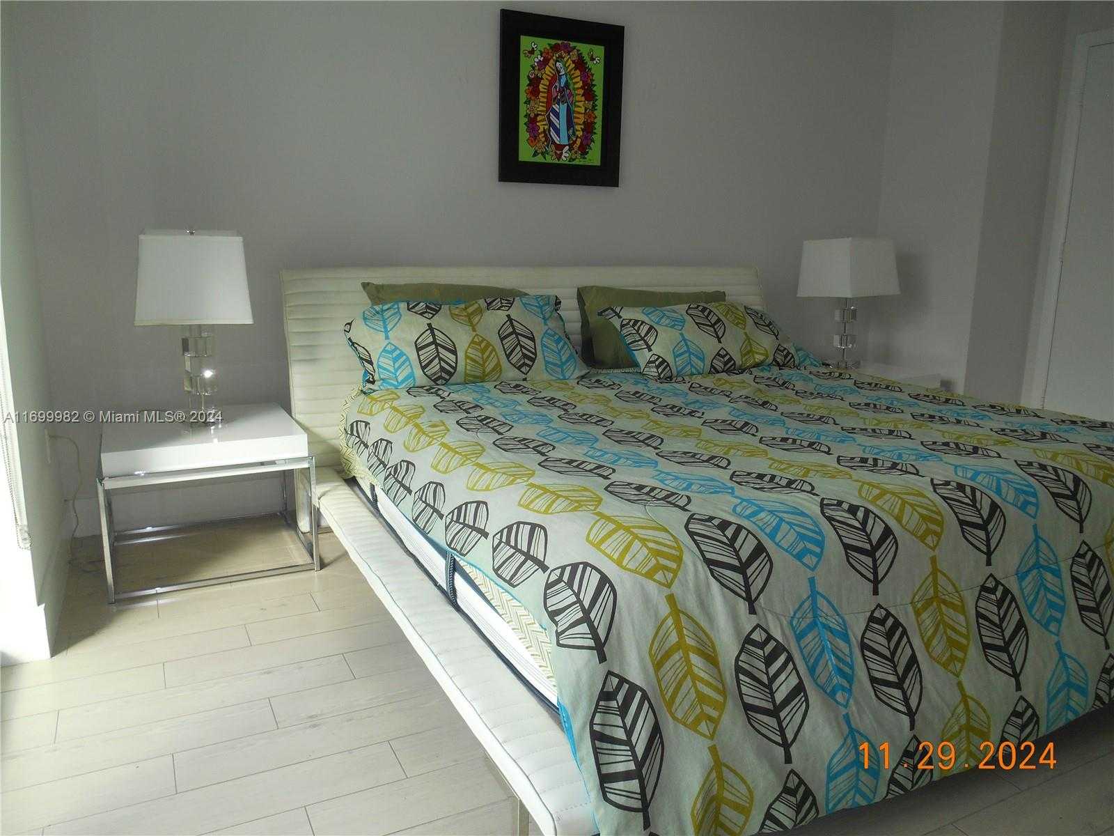 Small Image of 253 #3004, Miami Number 20
