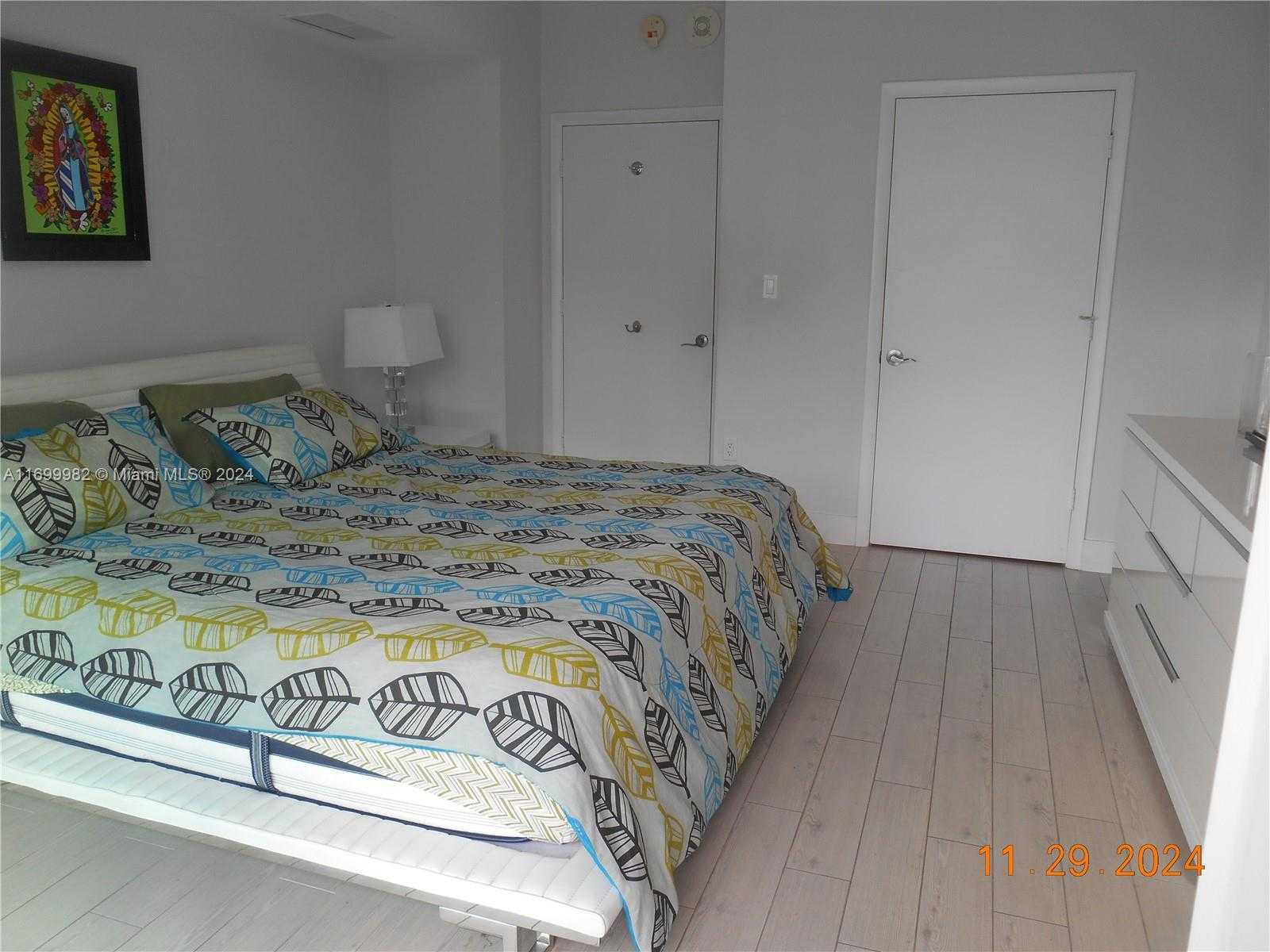 Small Image of 253 #3004, Miami Number 21