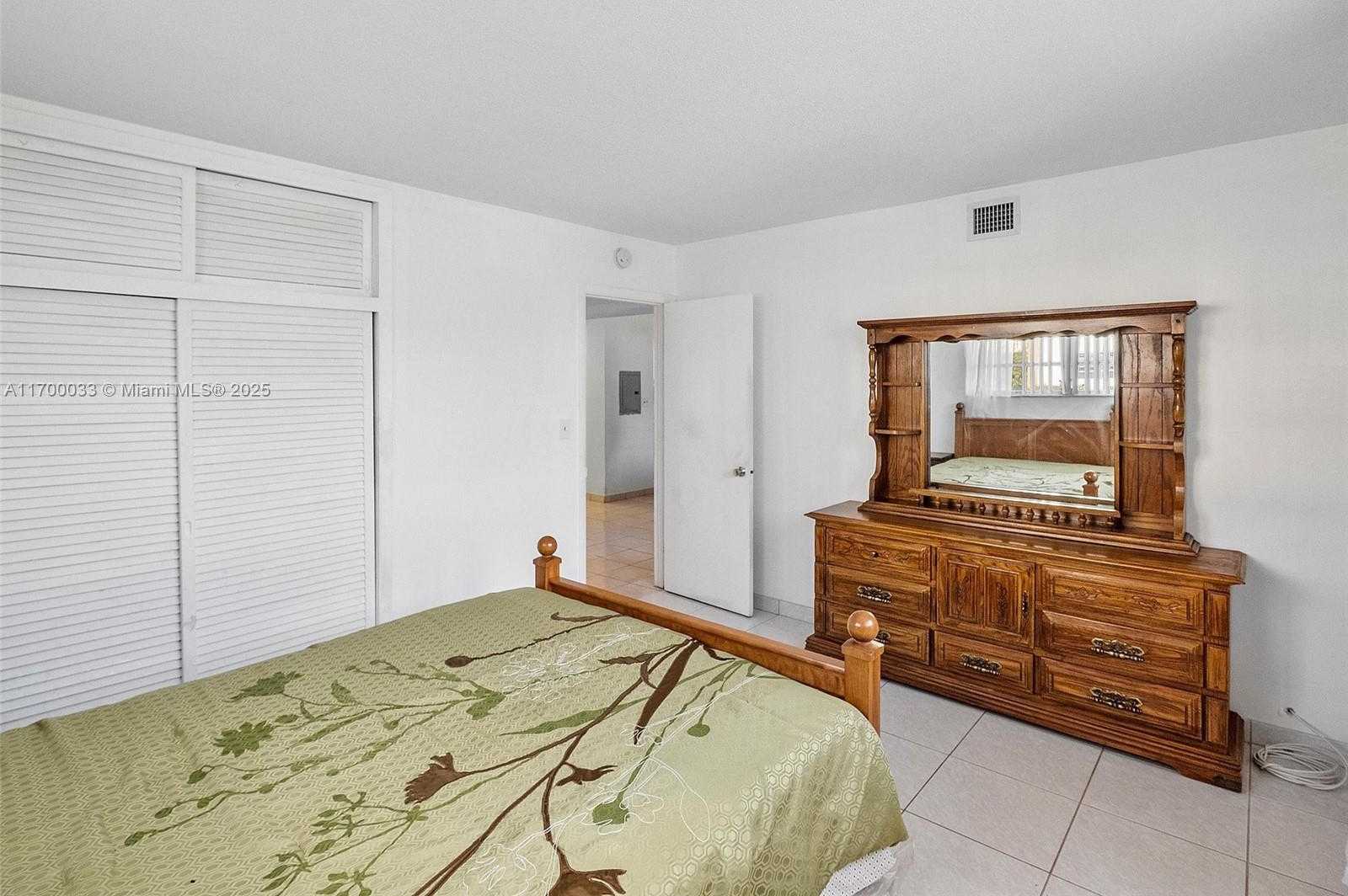 Small Image of 16701 NORTH EAST 13TH AVE #101, Miami Number 14