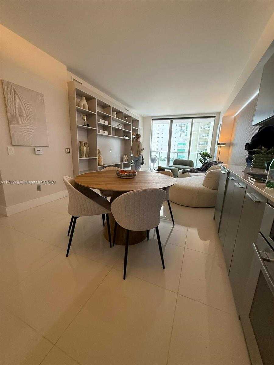 Small Image of 1300 BRICKELL BAY DR #604, Miami Number 2