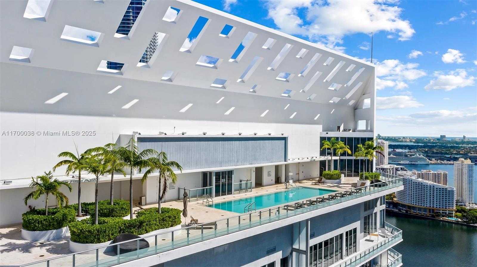 Small Image of 1300 BRICKELL BAY DR #604, Miami Number 27