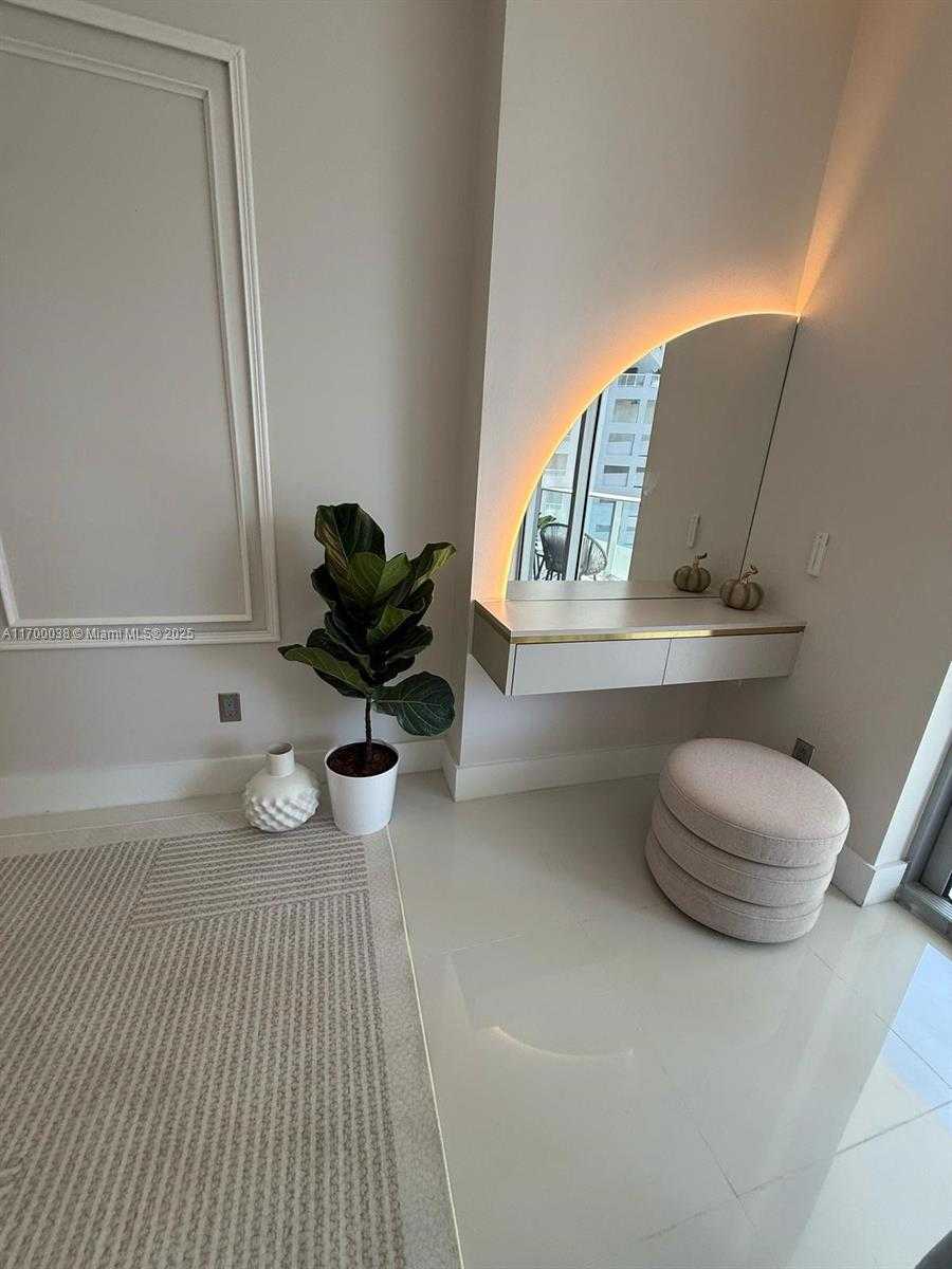 Small Image of 1300 BRICKELL BAY DR #604, Miami Number 7