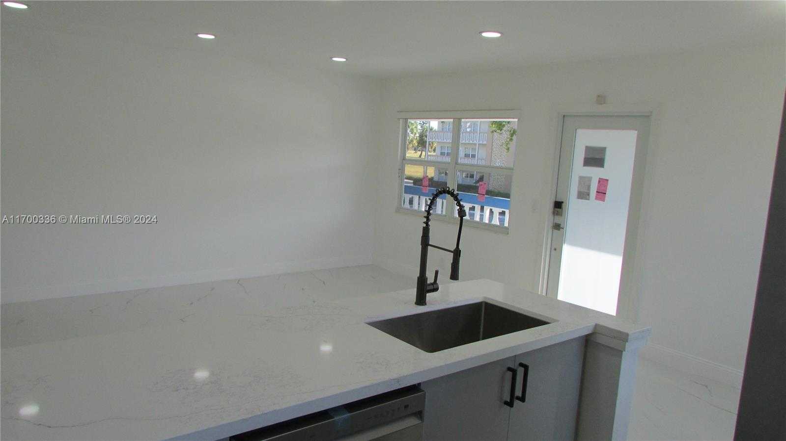 Small Image of 115 VENTNOR F #115, Deerfield Beach Number 4