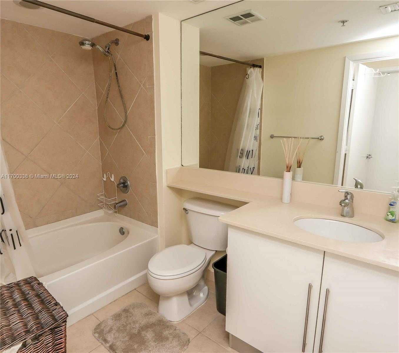 Small Image of 325 SOUTH BISCAYNE BLVD #3918, Miami Number 15