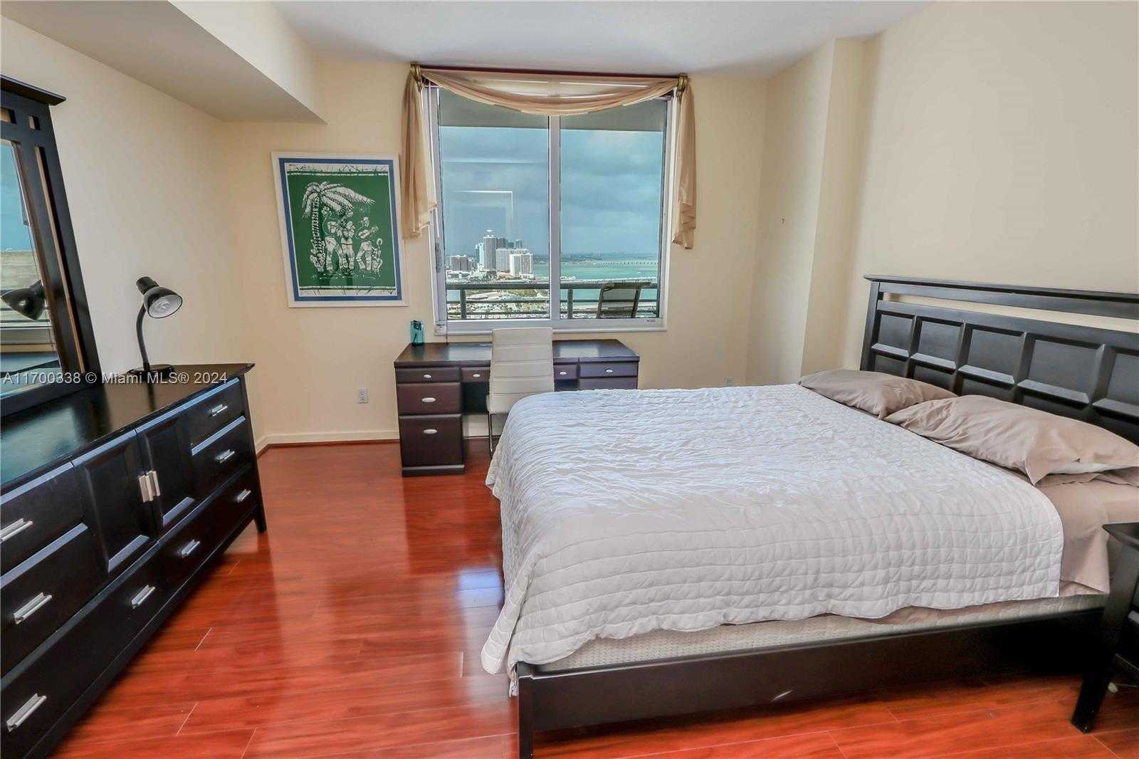 Small Image of 325 SOUTH BISCAYNE BLVD #3918, Miami Number 18