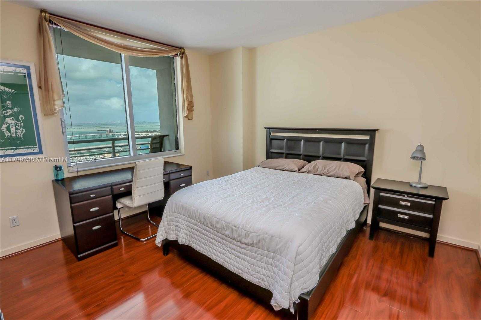 Small Image of 325 SOUTH BISCAYNE BLVD #3918, Miami Number 19