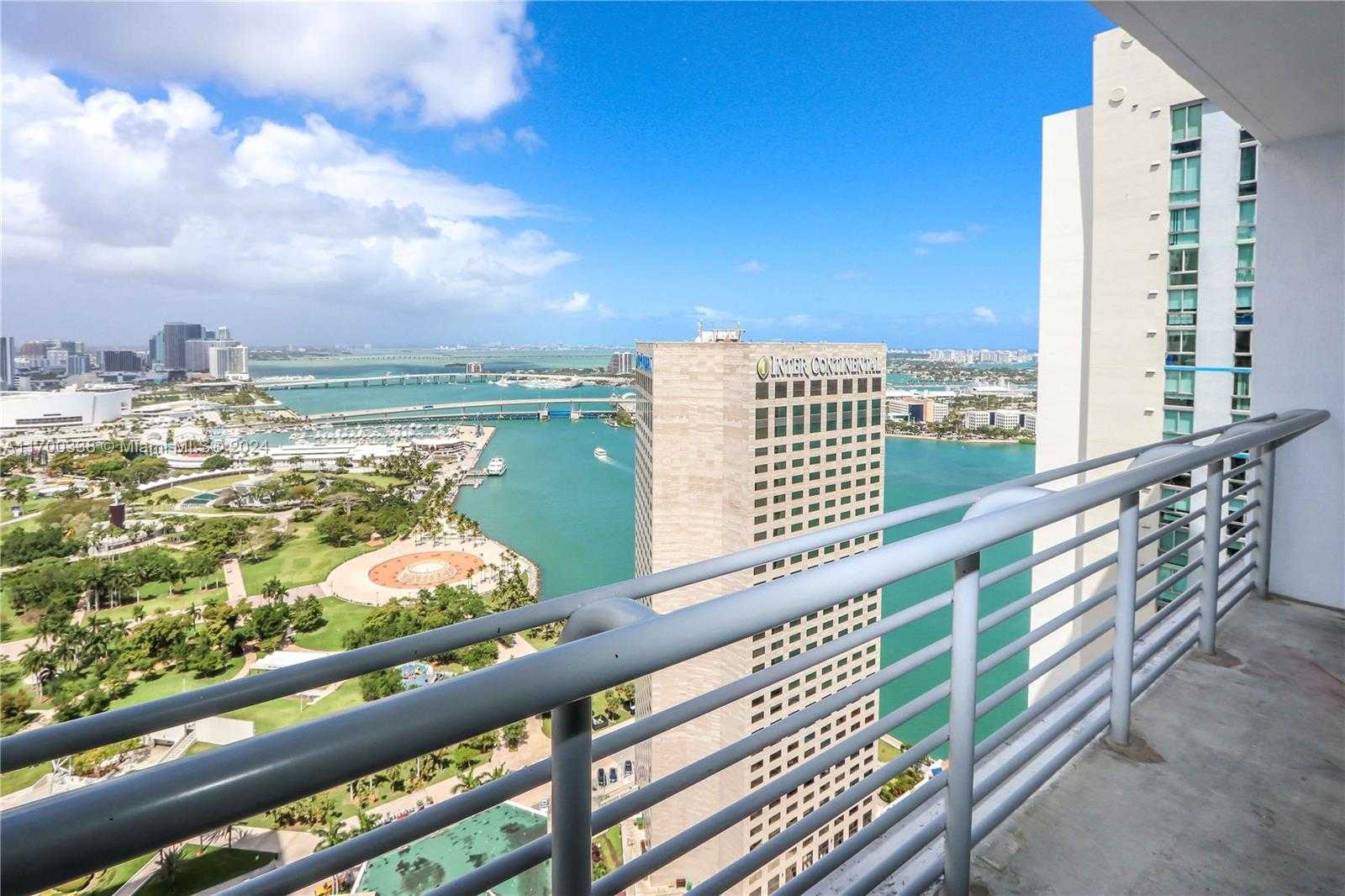 Small Image of 325 SOUTH BISCAYNE BLVD #3918, Miami Number 2