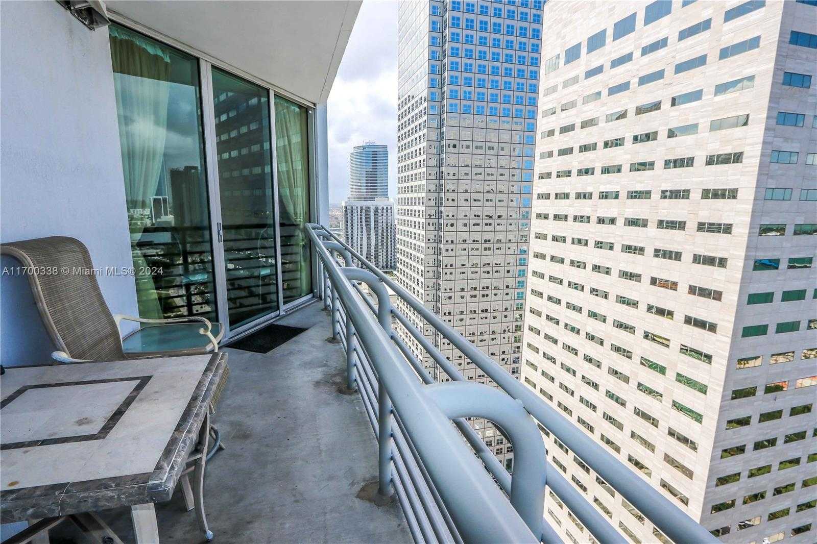 Small Image of 325 SOUTH BISCAYNE BLVD #3918, Miami Number 4