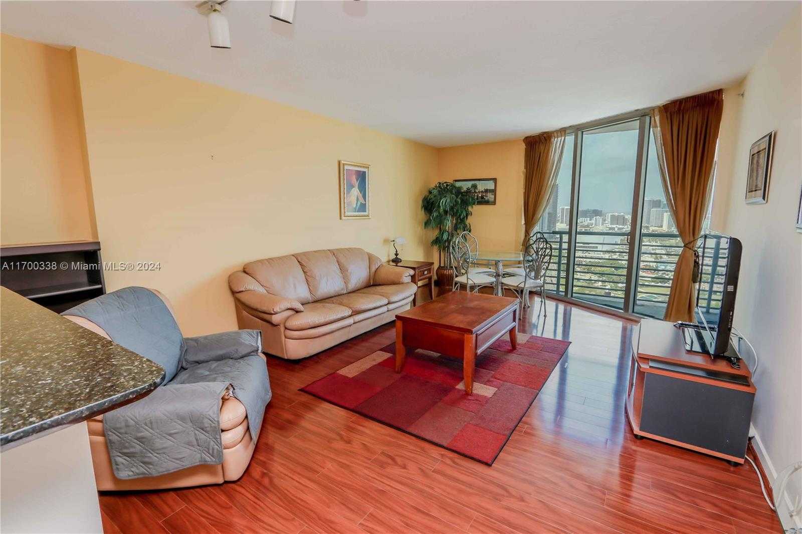 Small Image of 325 SOUTH BISCAYNE BLVD #3918, Miami Number 5
