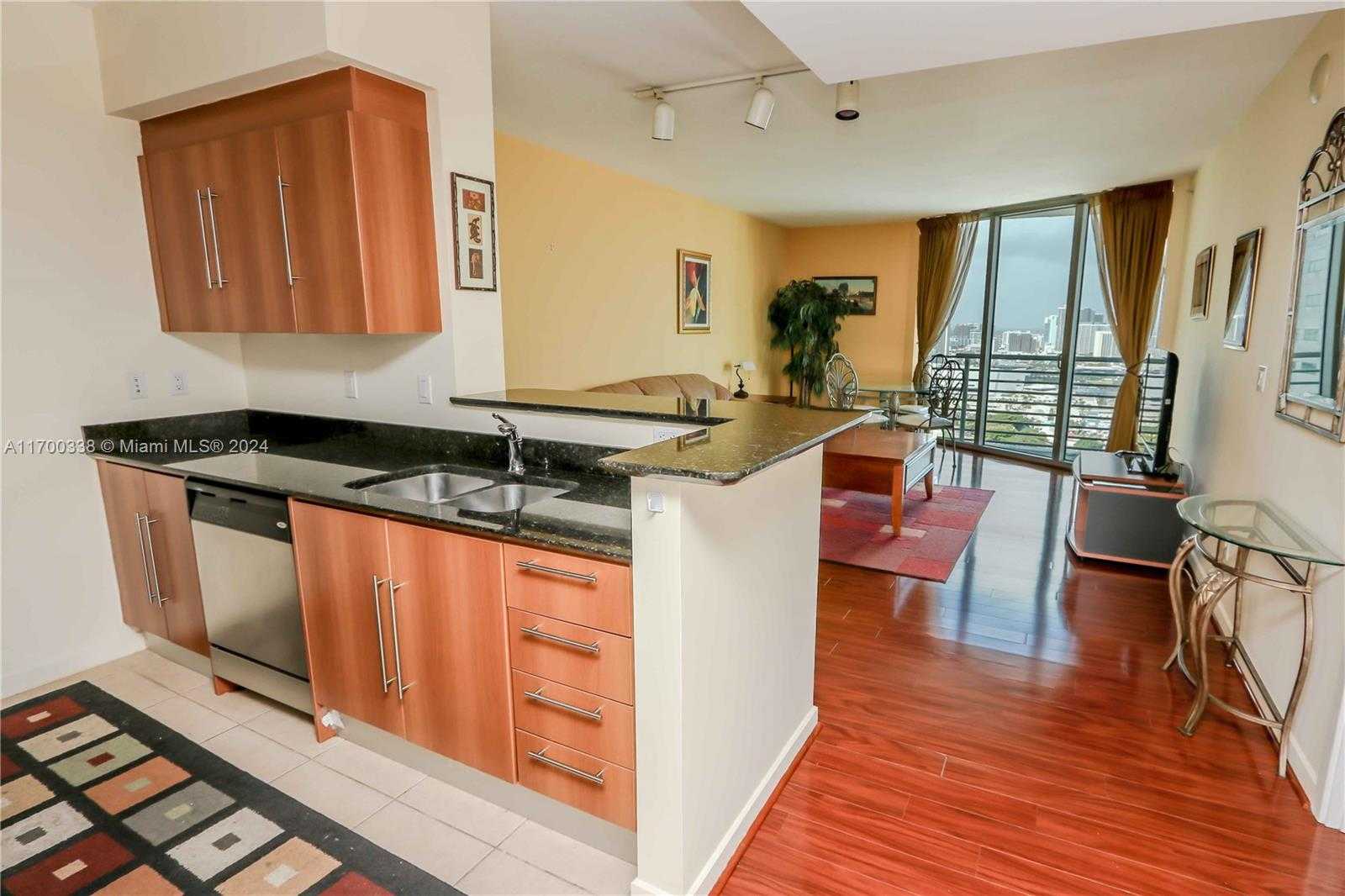 Small Image of 325 SOUTH BISCAYNE BLVD #3918, Miami Number 6