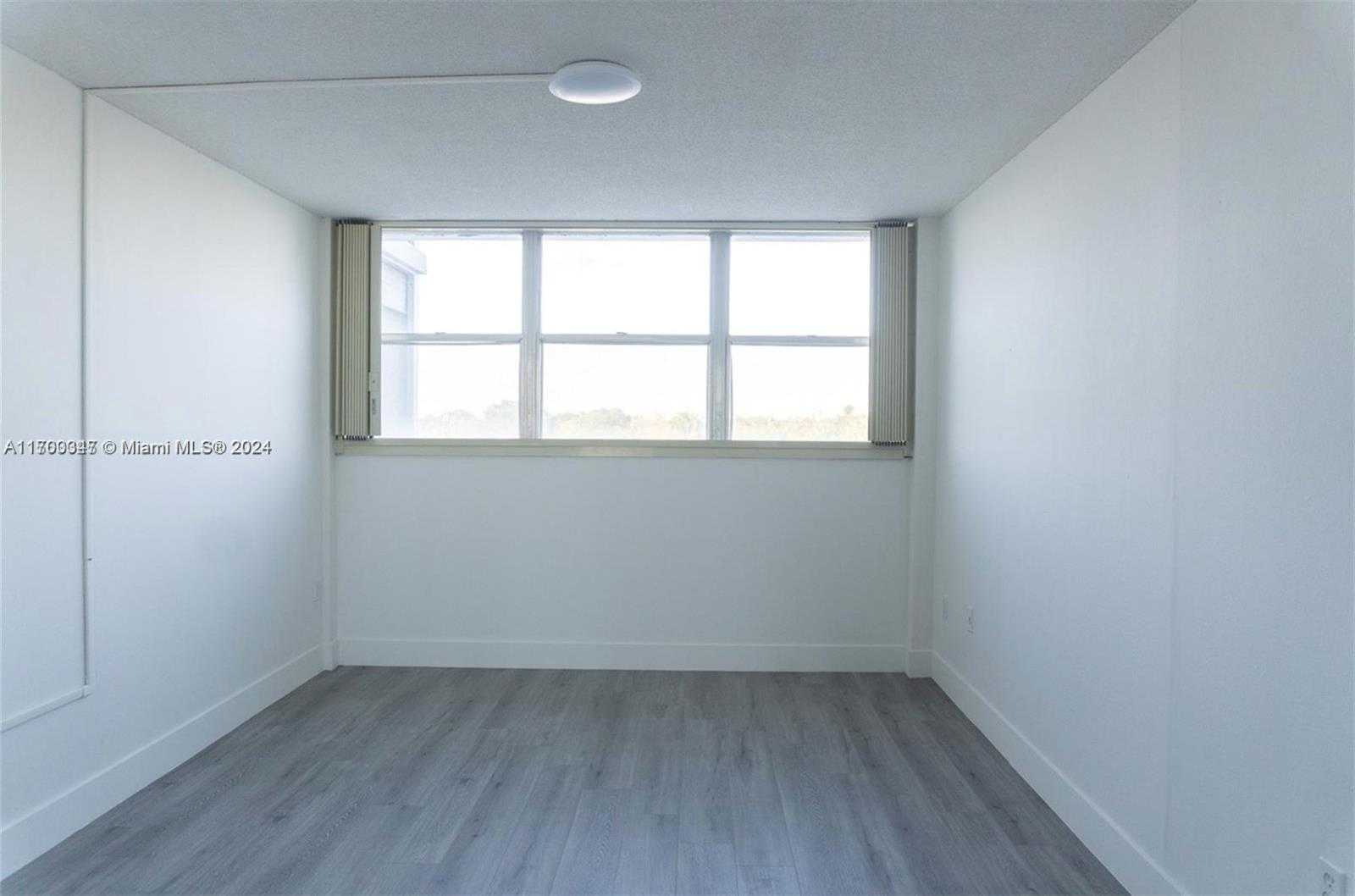 Small Image of 16850 SOUTH GLADES DR #3C, North Miami Beach Number 10