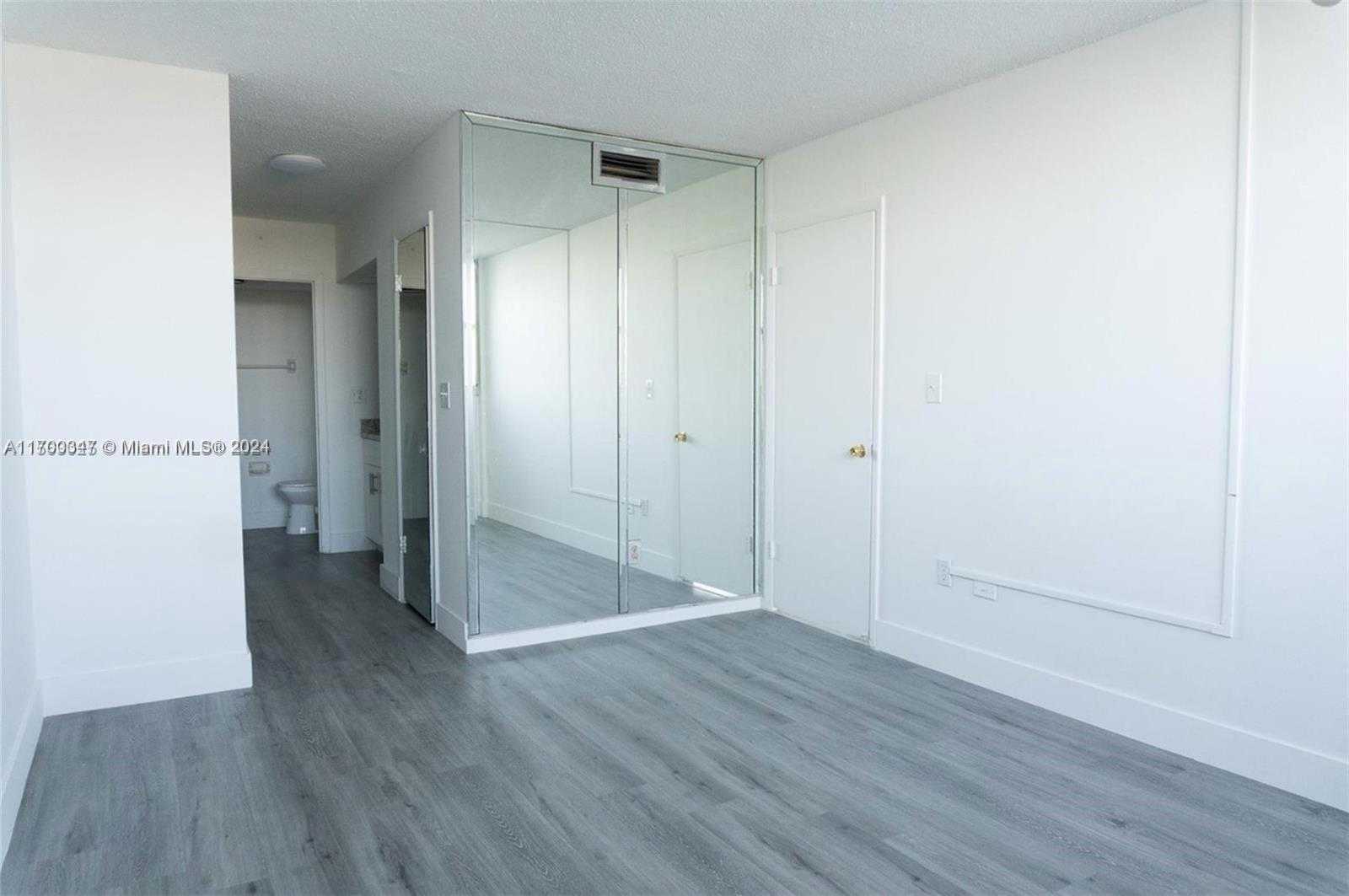 Small Image of 16850 SOUTH GLADES DR #3C, North Miami Beach Number 12