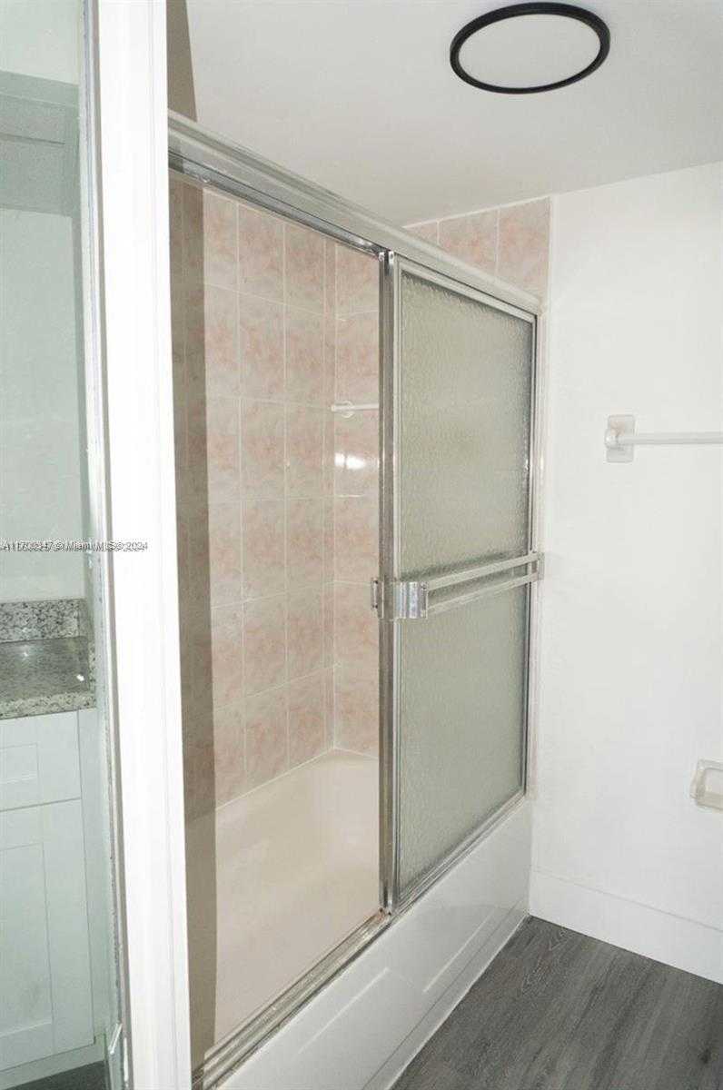 Small Image of 16850 SOUTH GLADES DR #3C, North Miami Beach Number 14