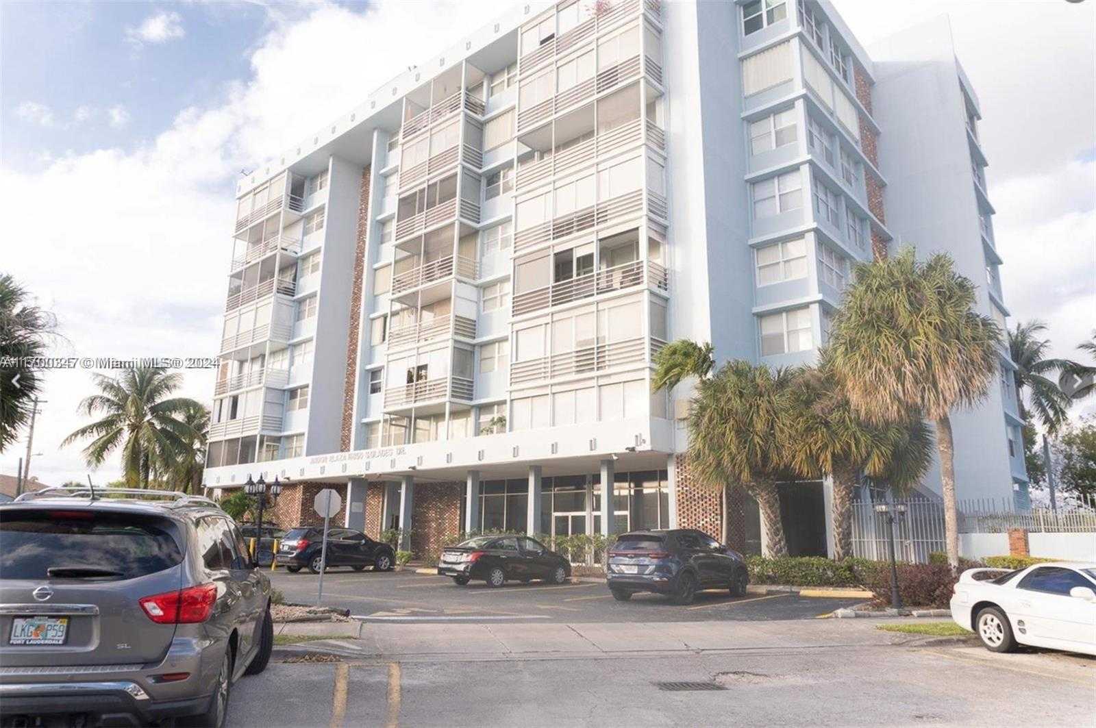 Small Image of 16850 SOUTH GLADES DR #3C, North Miami Beach Number 2