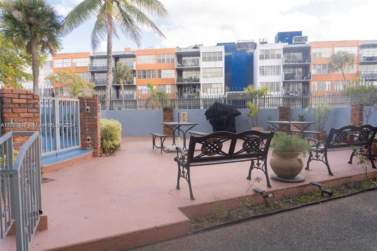 Small Image of 16850 SOUTH GLADES DR #3C, North Miami Beach Number 20