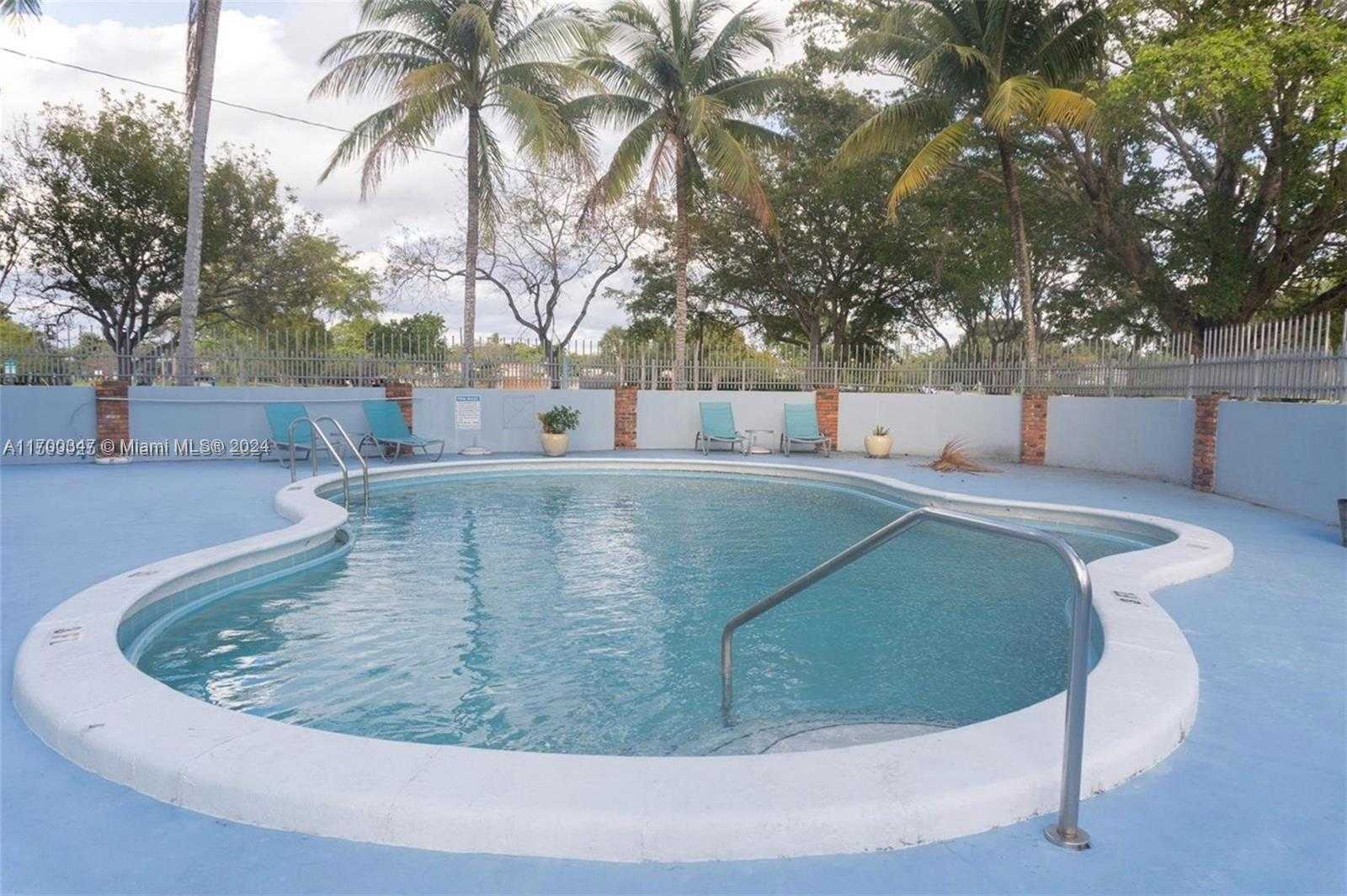 Small Image of 16850 SOUTH GLADES DR #3C, North Miami Beach Number 21