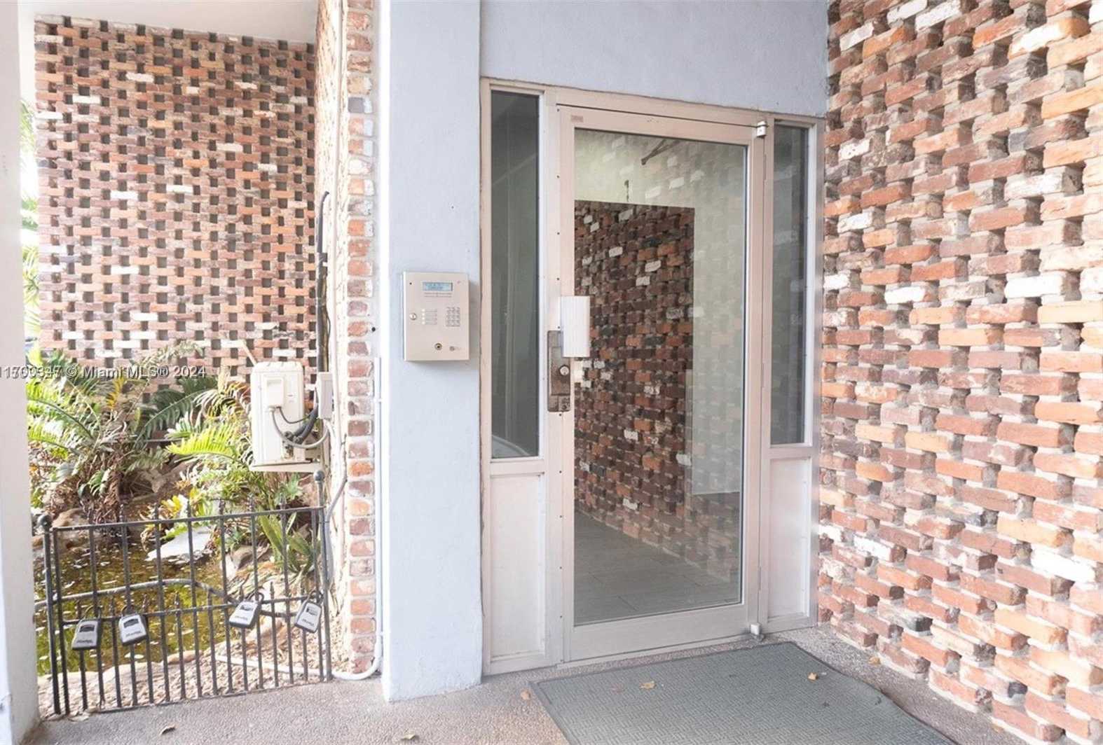 Small Image of 16850 SOUTH GLADES DR #3C, North Miami Beach Number 3