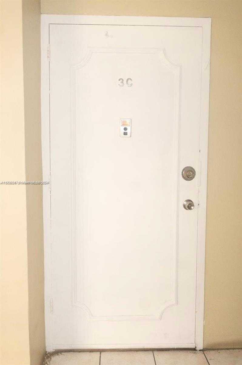 Small Image of 16850 SOUTH GLADES DR #3C, North Miami Beach Number 4