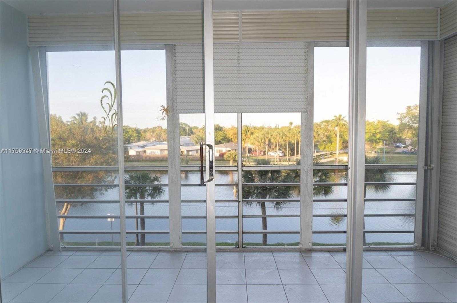 Small Image of 16850 SOUTH GLADES DR #3C, North Miami Beach Number 6