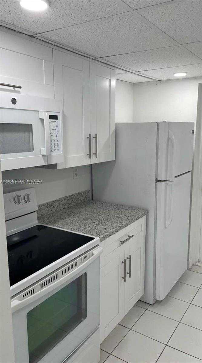 Small Image of 16850 SOUTH GLADES DR #3C, North Miami Beach Number 8