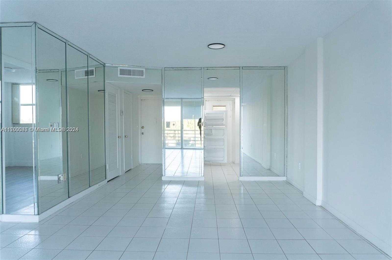 Small Image of 16850 SOUTH GLADES DR #3C, North Miami Beach Number 9