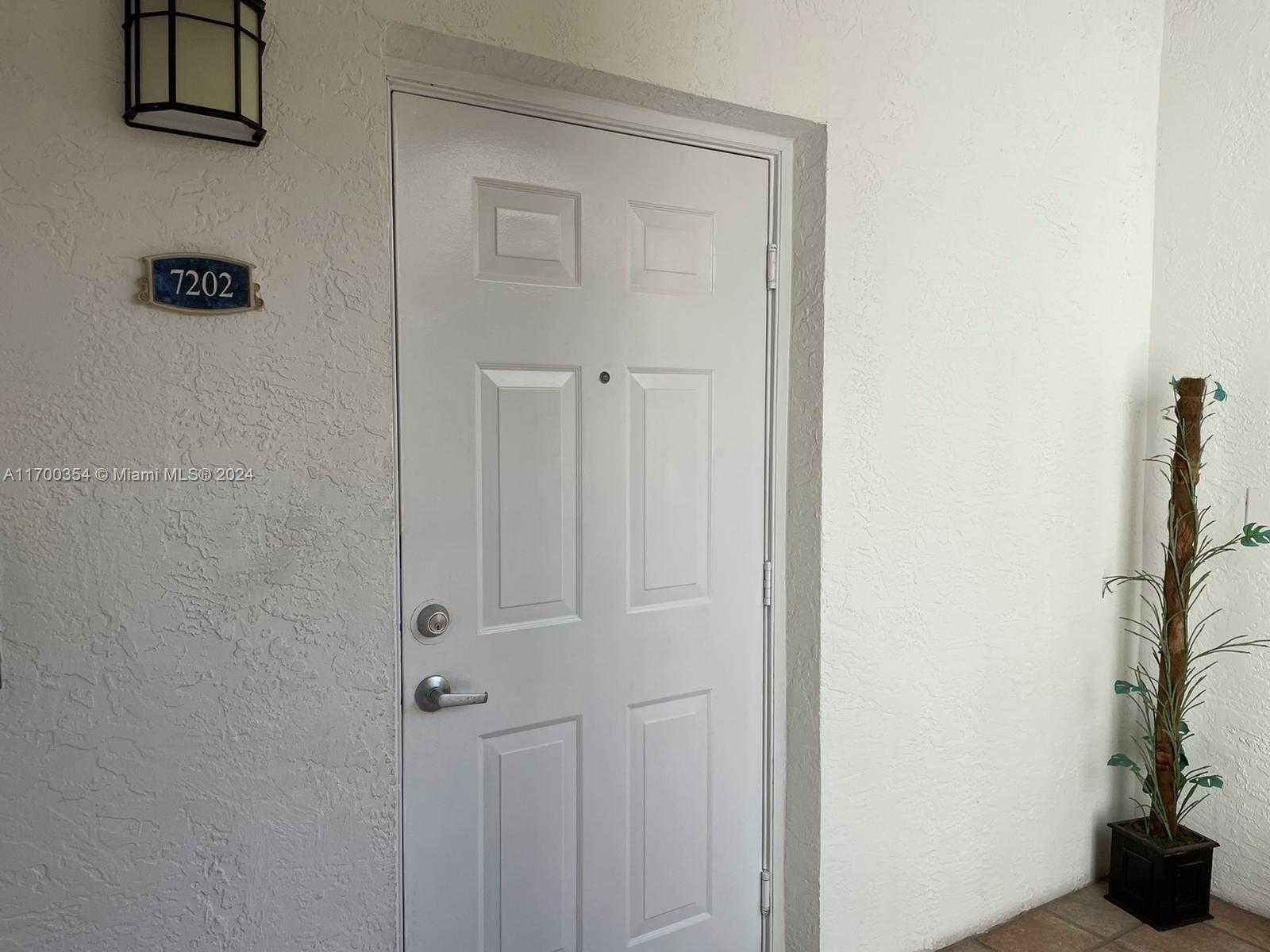 Small Image of 3105 NORTH EAST 184TH ST #7202, Aventura Number 4