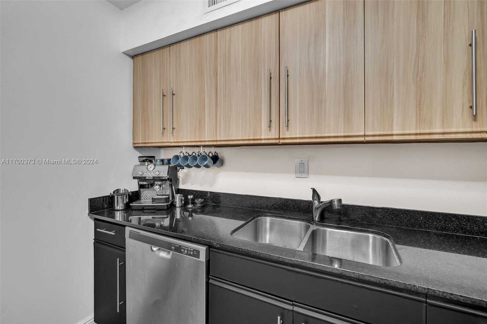 Small Image of 3530 MYSTIC POINTE DR #2907, Aventura Number 13