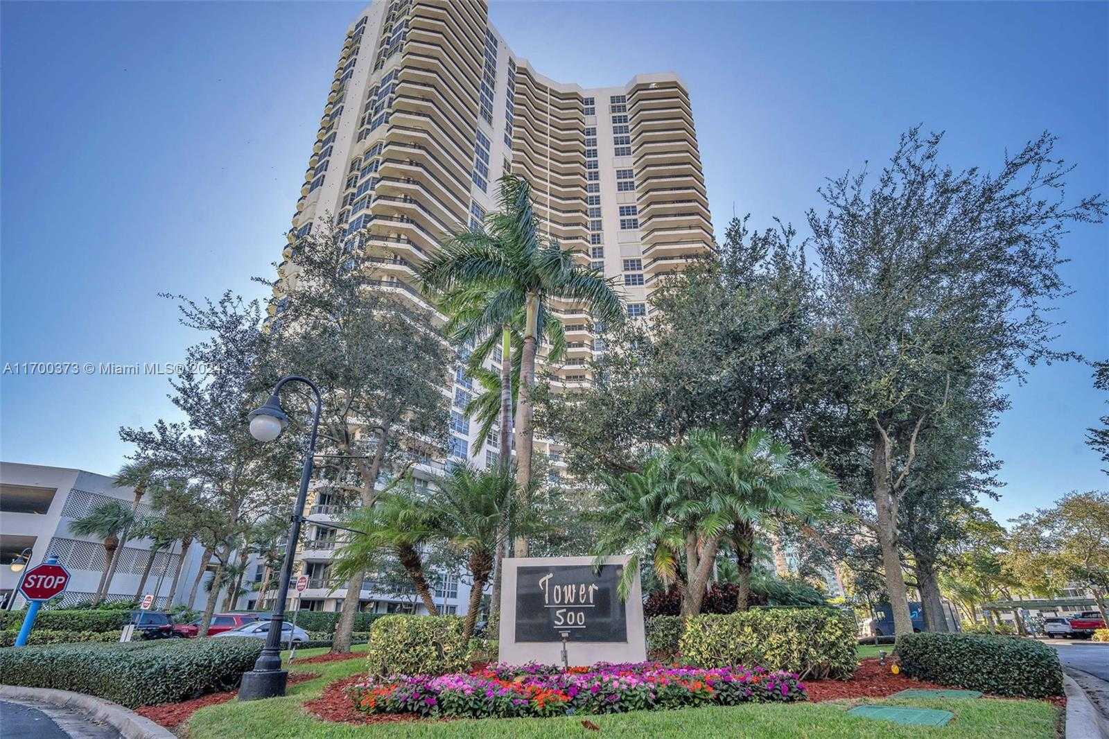 Small Image of 3530 MYSTIC POINTE DR #2907, Aventura Number 16