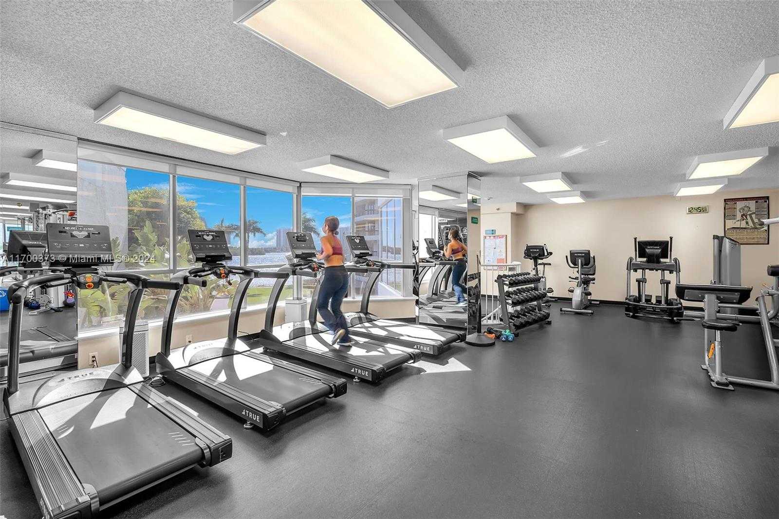 Small Image of 3530 MYSTIC POINTE DR #2907, Aventura Number 27