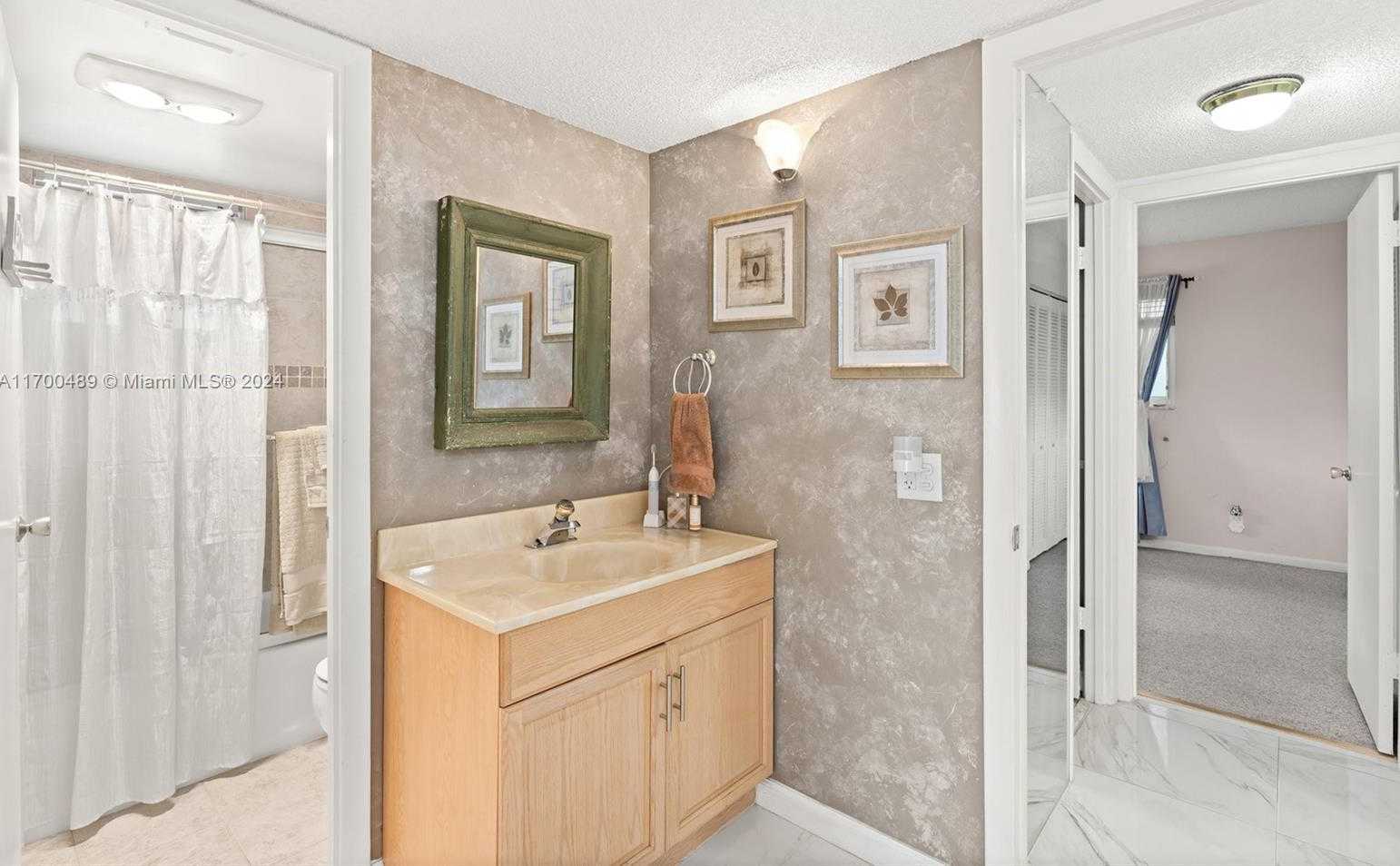 Small Image of 3130 HOLIDAY SPRINGS BLVD #308, Margate Number 13