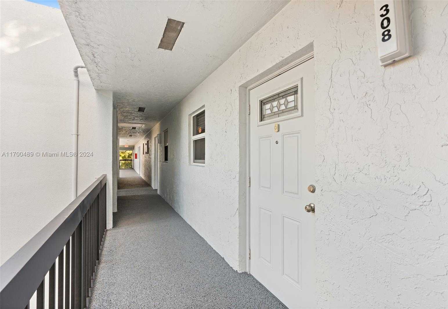 Small Image of 3130 HOLIDAY SPRINGS BLVD #308, Margate Number 20