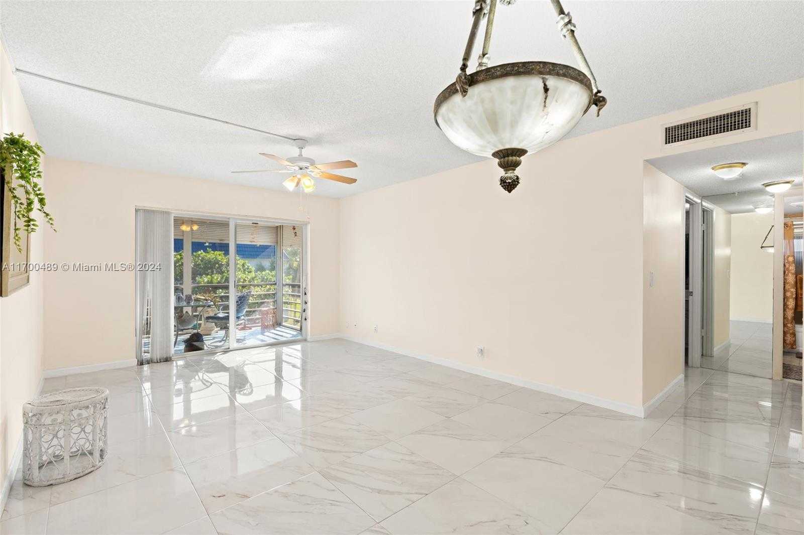 Small Image of 3130 HOLIDAY SPRINGS BLVD #308, Margate Number 9