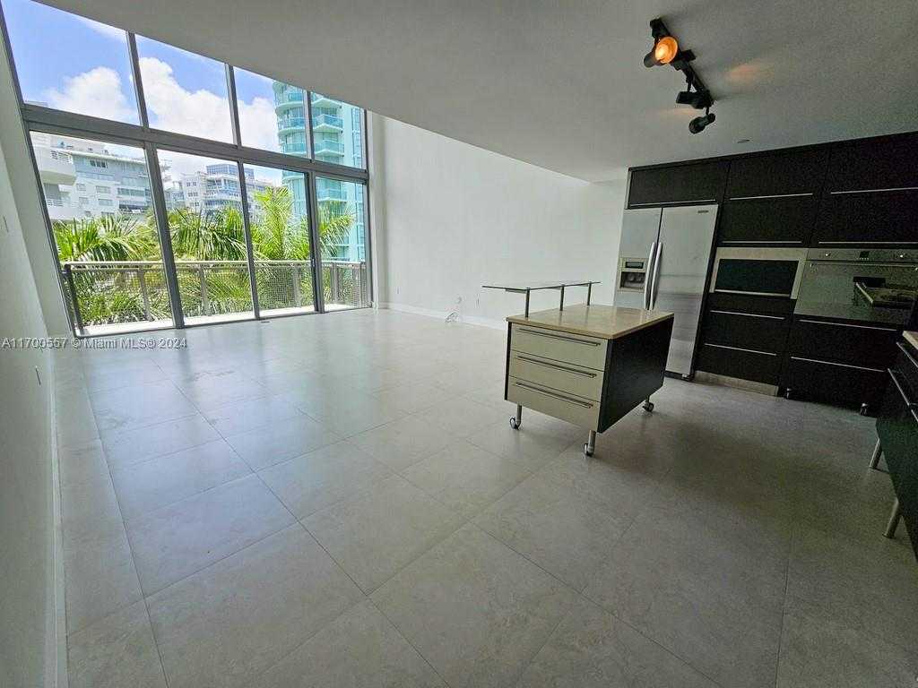Small Image of 6000 COLLINS AVE #528, Miami Beach Number 2