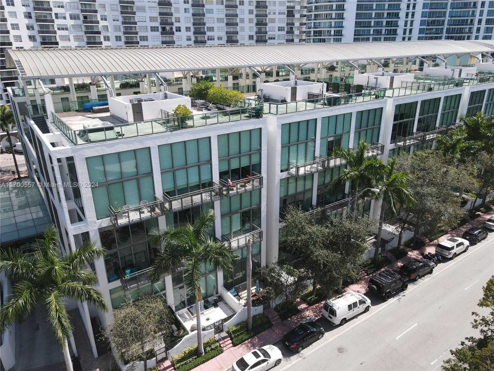 Small Image of 6000 COLLINS AVE #528, Miami Beach Number 23