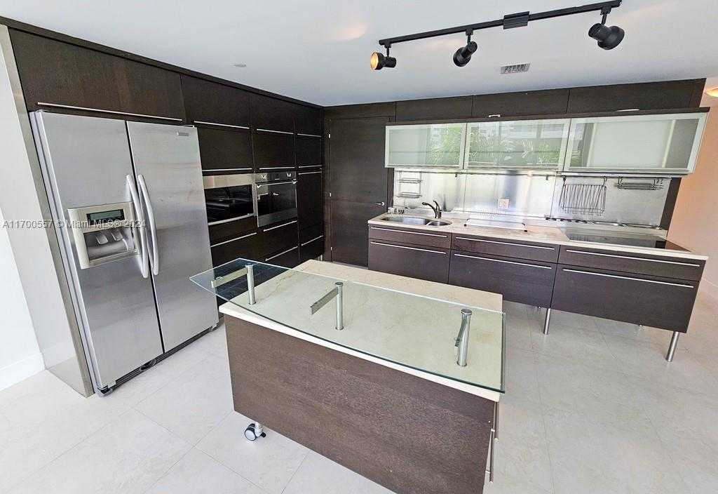 Small Image of 6000 COLLINS AVE #528, Miami Beach Number 8